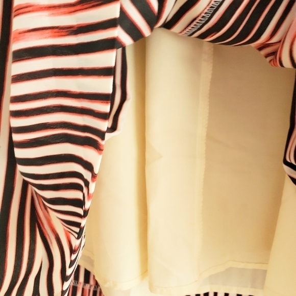 HOST PICK 🎉GUESS Los Angeles Striped Sleeveless Peek a Boo Mini Dress Sz 2 - Picture 7 of 13